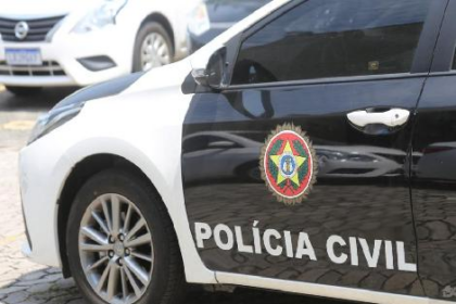 Polícia prende homem e apreende adolescente envolvidos em tortura motivada por dívida de R$ 60 ao tráfico de drogas