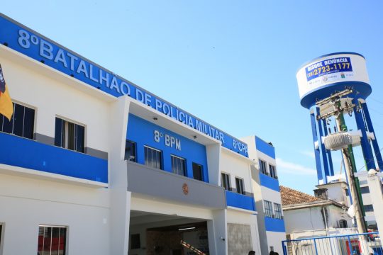 8º BPM em Campos recebe doações de brinquedos para programação especial no Dia das Crianças
