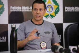 Um dos suspeitos de assassinar jovens estava na rua devido à saidinha, e vítimas não tinham antecedentes criminais; delegado traz atualizações sobre crime em Guarus