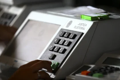 Mais de 260 urnas precisaram ser substituídas no Estado e 24 pessoas foram conduzidas à delegacias por crimes eleitorais