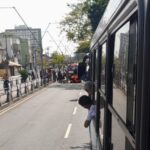 Motociclista fica ferido após acidente com ônibus, em Campos