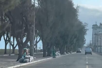 Após reportagem do Manchete RJ, Prefeitura de Campos adianta limpeza da orla do Farol