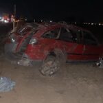 Motorista fica ferido após carro capotar e atingir poste na Baixada Campista