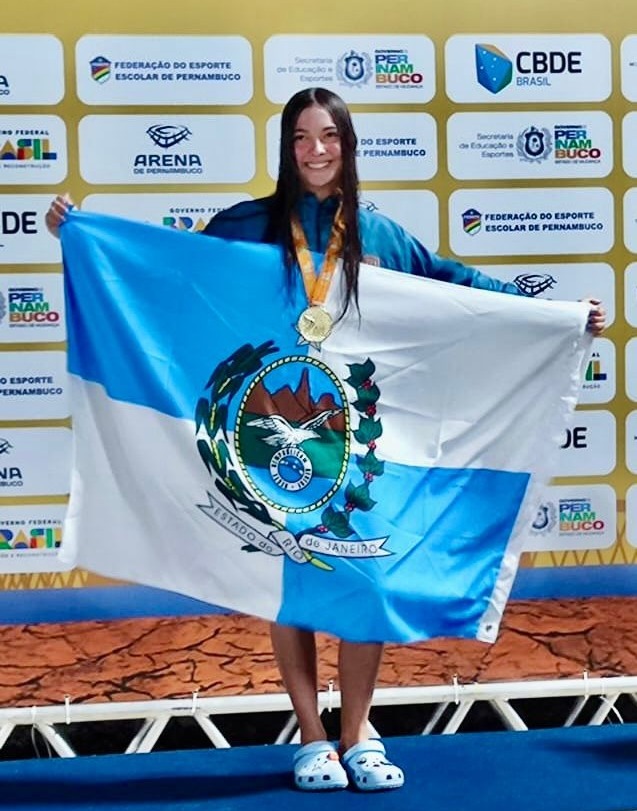 Nadadora campista Nicole de Thuin é campeã brasileira nos Jogos Estudantis