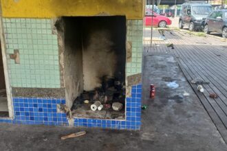 Corpo de Bombeiros é chamado para controlar incêndio e encontra corpo carbonizado em Campos
