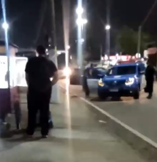 Briga entre torcedores de Flamengo e Fluminense em Campos causa correria em frente à universidade