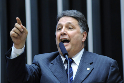 STJ suspende condenação que impedia Garotinho de ser candidato a vereador do Rio