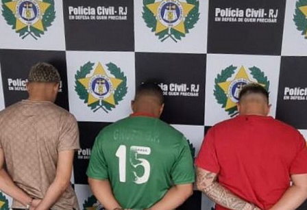 Polícia prende três traficantes e apreende veículo utilizado para distribuição de drogas, em Macaé