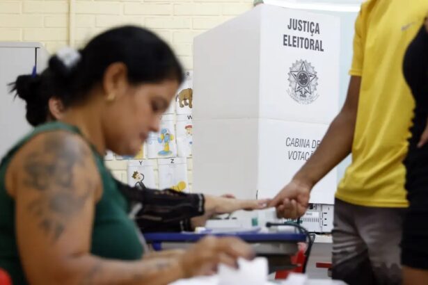 Tempo de votação vai cair de 6 a 10 minutos para 30 segundos no 2º turno, diz TRE