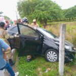 Duas pessoas ficam feridas em acidente entre três veículos na BR-101, em frente ao Shopping Estrada