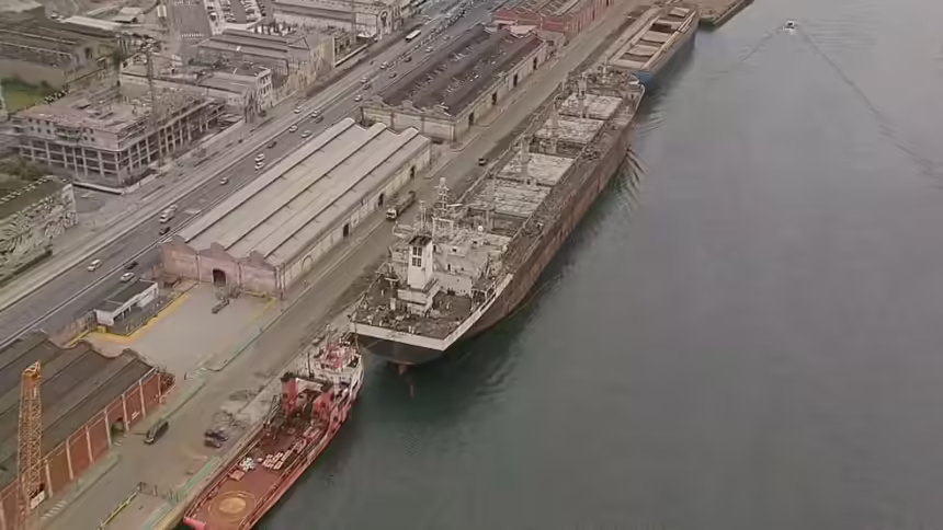 Dois anos depois, navio que bateu na Ponte Rio-Niterói é comprado e será levado para a Turquia