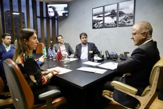 Prefeitos dos municípios do Cidennf reforçam a inclusão da EF-118 em reunião com o deputado federal Julio Lopes