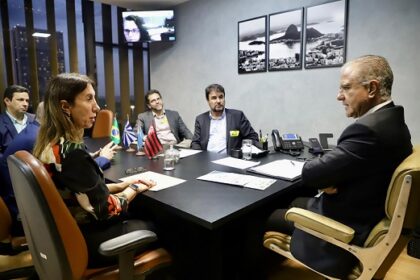 Prefeitos dos municípios do Cidennf reforçam a inclusão da EF-118 em reunião com o deputado federal Julio Lopes