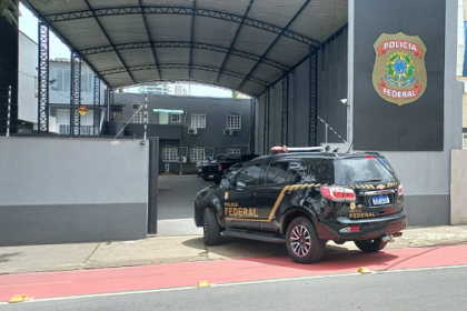 Duas pessoas são detidas em Campos por utilizarem celular durante votação