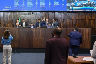 Alerj aprova projeto para reinserir pais de pessoas com deficiência no mercado de trabalho