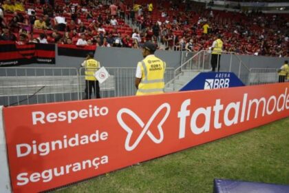 Anúncios de acompanhantes em espaços e eventos públicos podem ser proibidos no Rio