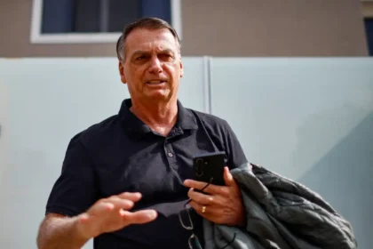 PF indicia Bolsonaro e mais 36 em inquérito sobre tentativa de golpe de estado