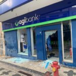 Homem é preso em flagrante após vandalizar agência bancária no Centro de Campos
