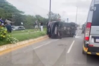 Três pessoas ficam feridas após acidente em frente à Uenf