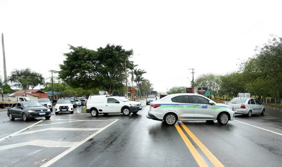 Tachões redutores de velocidade serão instalados nesta segunda na BR-101, em frente ao Shopping Estrada