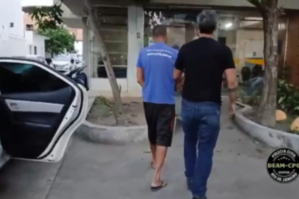 Homem é preso em flagrante após tentar agredir e ameaçar de morte a própria mãe, em Campos