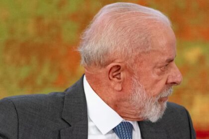 Boletim médico diz que Lula passará por procedimento de complementação da cirurgia na cabeça