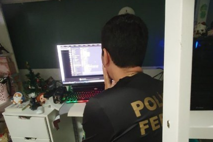 Operação da PF em Campos prende suspeito de compartilhar arquivos contendo cenas de abuso sexual para Portugal
