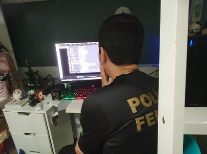 Operação da PF em Campos prende suspeito de compartilhar arquivos contendo cenas de abuso sexual para Portugal