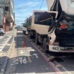 Caminhão quebra e tumultua trânsito no Centro de Campos