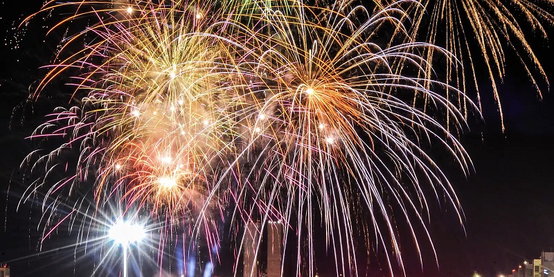 Médicos alertam para acidentes com fogos de artifícios nas festas