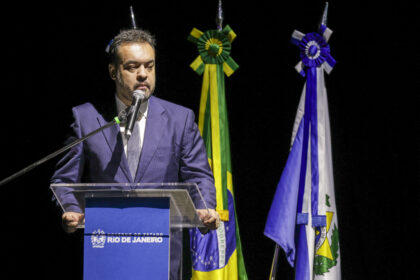 Cláudio Castro integra mais de 800 policiais ao efetivo da Polícia Civil