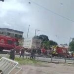 Motociclista fica gravemente ferido após acidente com caminhão na BR-101, em Travessão
