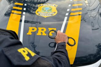 Homem é preso em flagrante após suspeita importunar sexualmente mulher dentro de ônibus em Campos