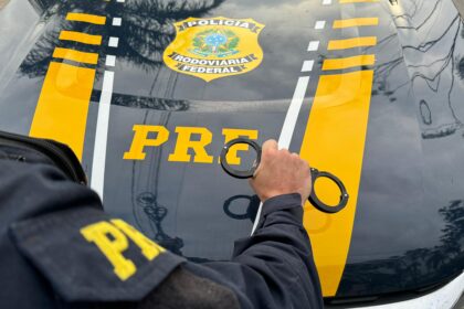 Homem é preso em flagrante após suspeita importunar sexualmente mulher dentro de ônibus em Campos