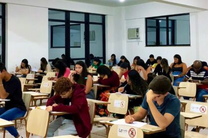 UNIFLU realiza segundo Vestibular 2025.1 nesta sexta-feira com vagas para 14 cursos