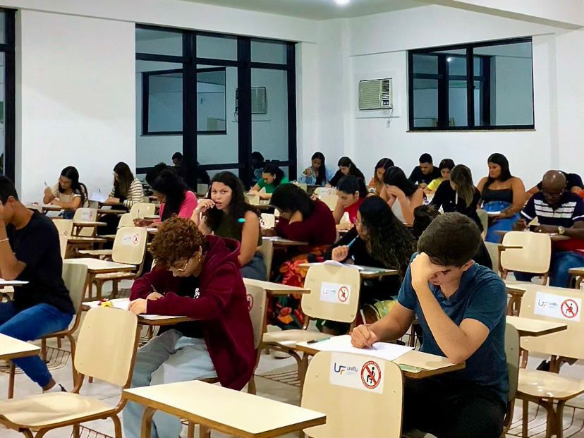 UNIFLU realiza segundo Vestibular 2025.1 nesta sexta-feira com vagas para 14 cursos