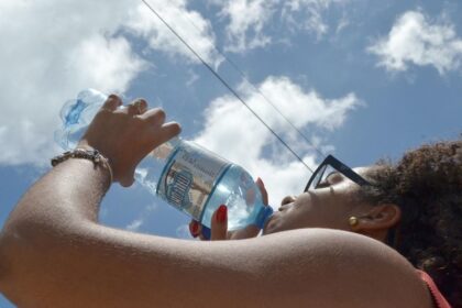 Sancionada lei que exige fornecimento de água gratuita em shows e festivais no Estado do Rio