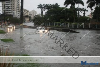 INMET emite alerta de perigo para chuvas intensas em Campos e região