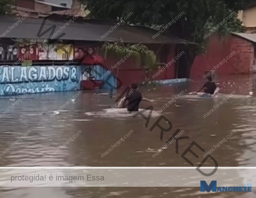 Chuva forte deixa diversas ruas de Campos alagadas