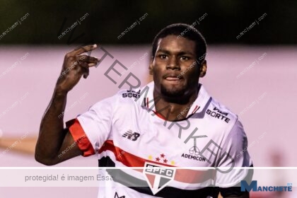 Cria do Parque Leopoldina, campista Lucas Ferreira brilha no São Paulo e é um dos principais destaques da Copinha 2025