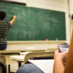 Lula sanciona na próxima segunda projeto que limita celular em escolas
