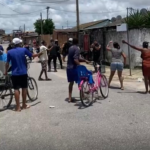 Policiais e moradores das Casinhas da Penha, em Campos, se envolvem em confusão durante ação da PM