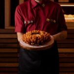 Outback chega a Campos e oferece mais de 80 vagas de emprego; saiba como se inscrever