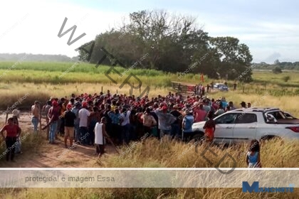 Após horas de ocupação, famílias do MST desocupam terras da Usina Sapucaia, em Campos