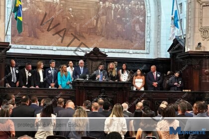 Deputado Rodrigo Bacellar é reeleito presidente da Alerj, por unanimidade