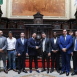 Rodrigo Bacellar recebe Ex-Craque holandês Seedorf e será embaixador da Copa do Mundo das lendas no Rio de Janeiro