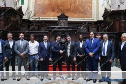 Rodrigo Bacellar recebe Ex-Craque holandês Seedorf e será embaixador da Copa do Mundo das lendas no Rio de Janeiro