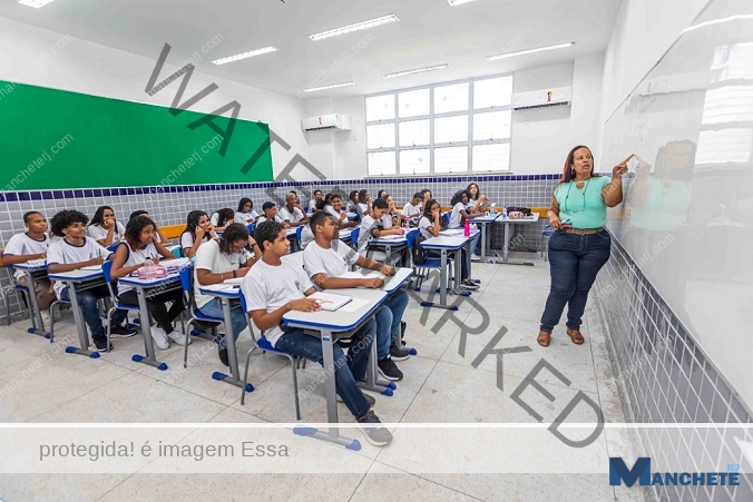 Secretaria de Estado de Educação conclui mais de 1.400 migrações de professores para jornada de 30 horas semanais