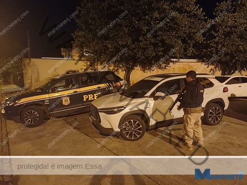 PRF recupera carro clonado, em Casimiro de Abreu