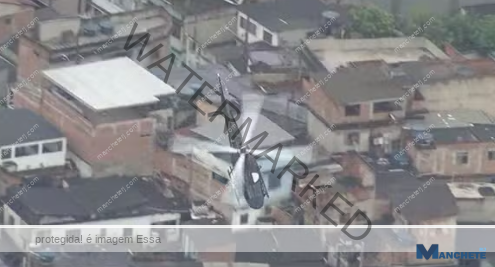 Piloto de helicóptero da Polícia Civil é baleado na cabeça sobrevoando operação em comunidade no RJ